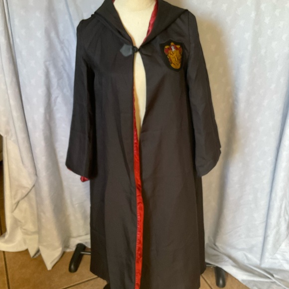 Wizarding World Other - Kids Wizard Costume Robe with Griffindor Crest-Tie and Scarf included